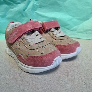 Oshkosh Bgosh Girls Toddler Shoes size 6m